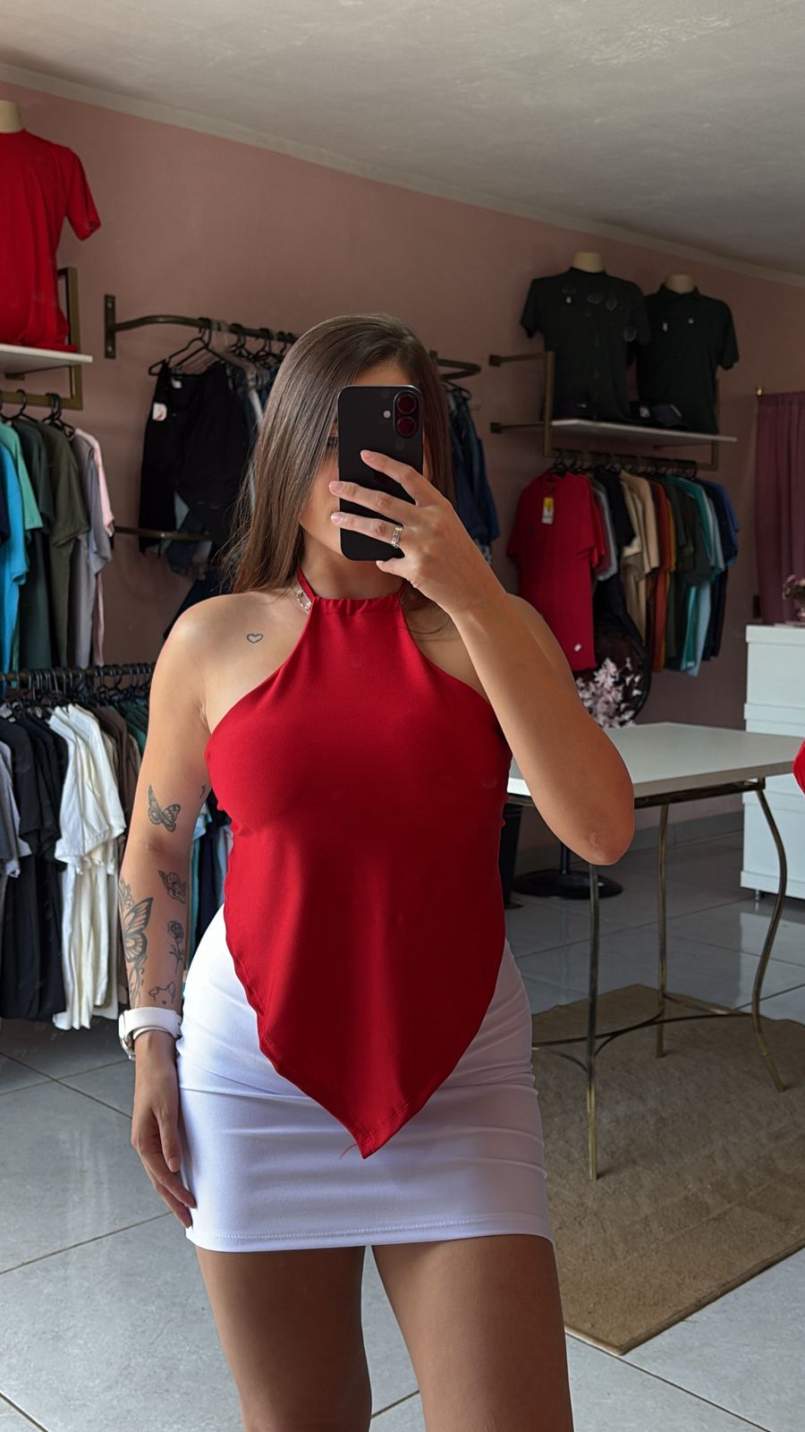 Blusa Vermelho / Saia branca